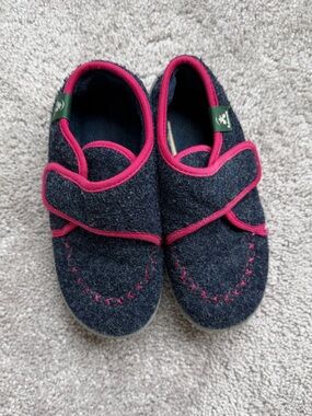 Kamik Kids Navy Blue Sneakers with Pink Trim